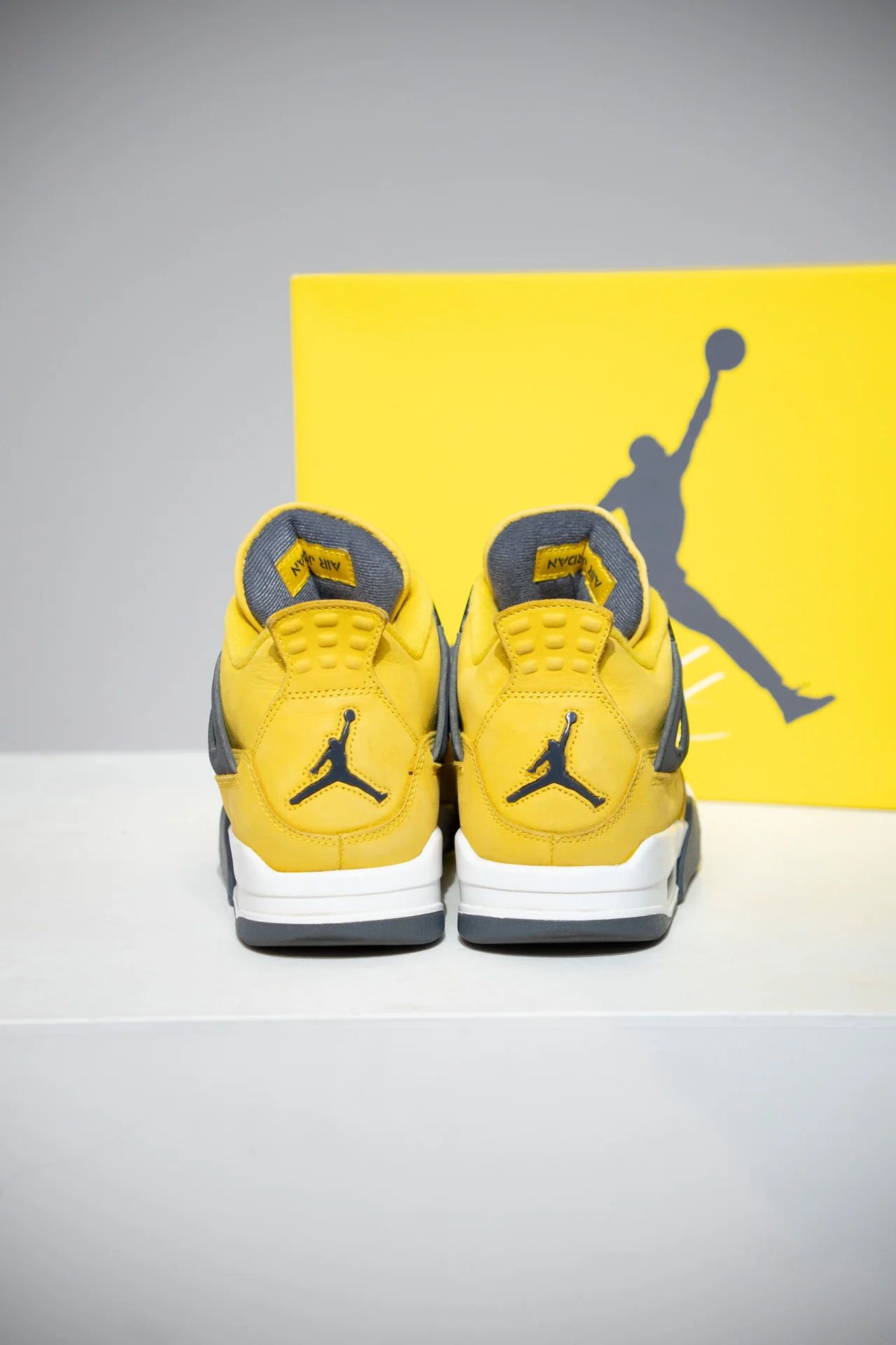 Jordan 4 Lightning (Taille 40) - Image 7