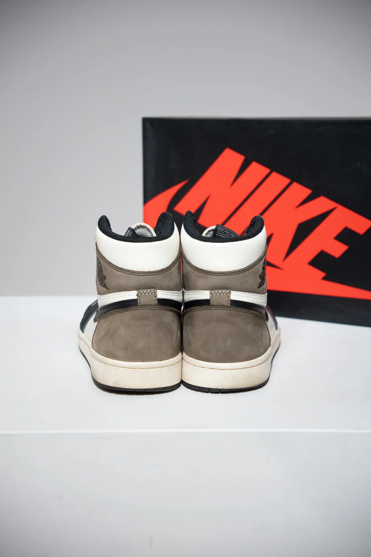 Jordan 1 High Mocha (Taille 42,5) - Image 3