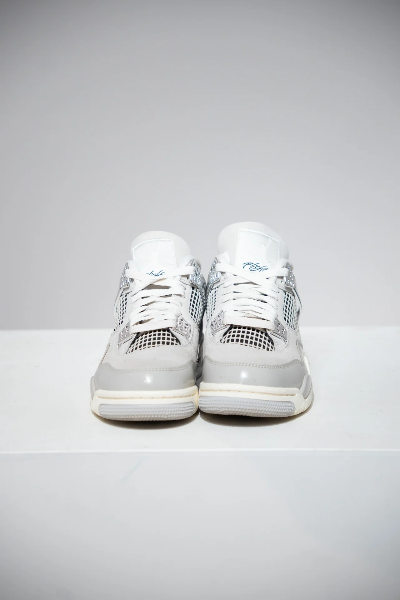 Jordan 4 Frozen Moments (Taille 36,5) - Image 2