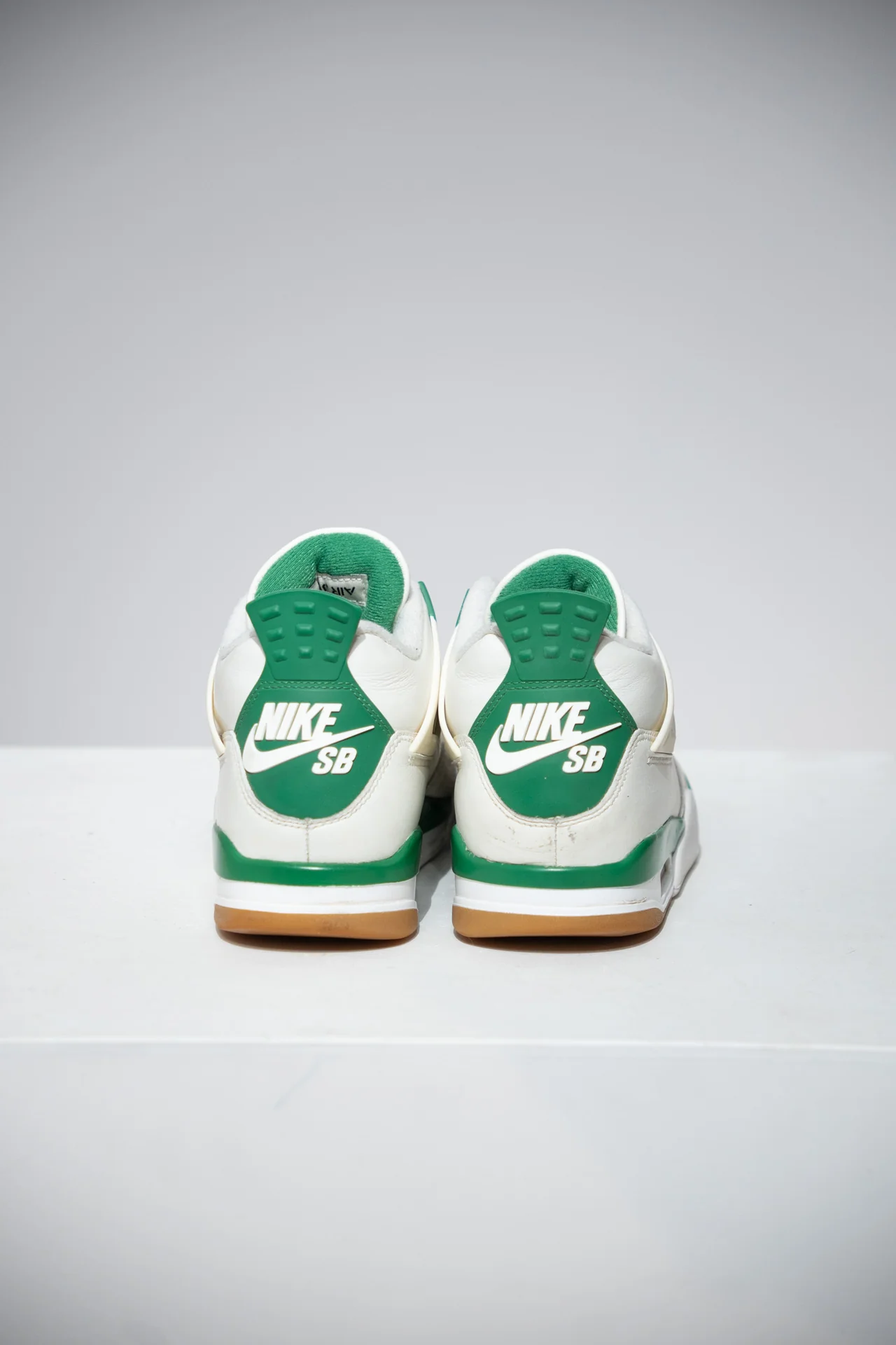 Jordan 4 SB pine Green (Taille 41) - Image 3