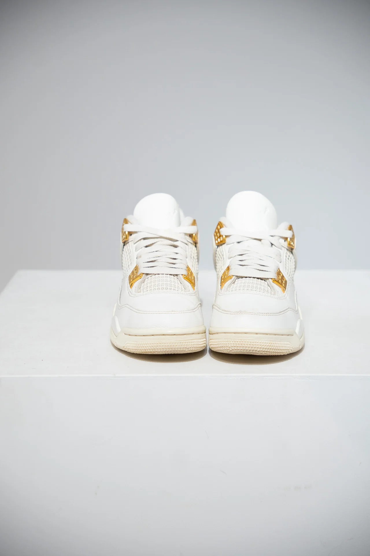 Jordan 4 Metallic Gold (Taille 36,5) - Image 2