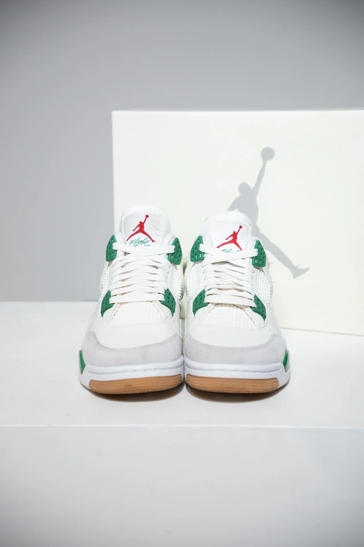 Jordan 4 SB pine Green (Taille 41) - Image 2