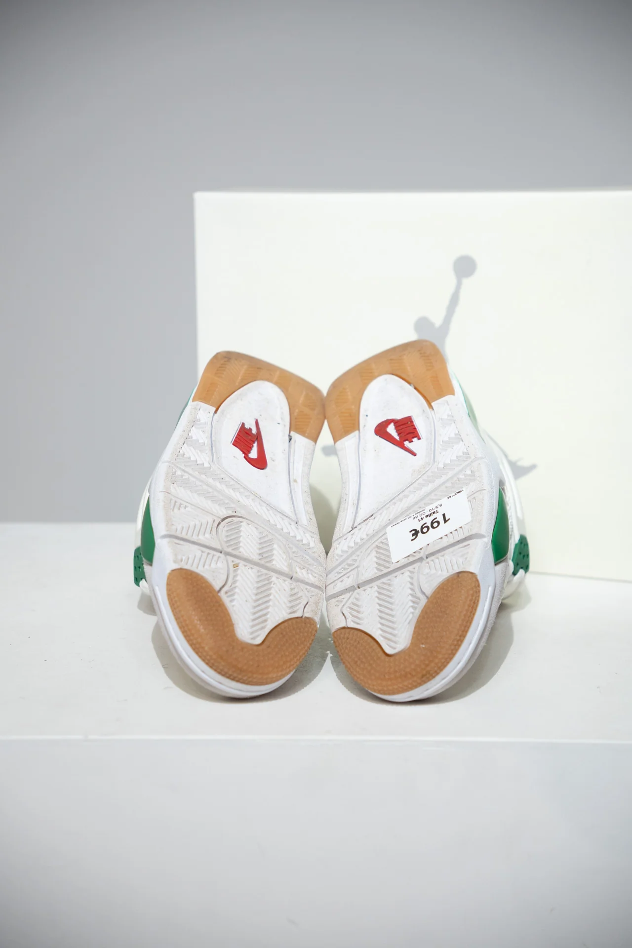 Jordan 4 SB pine Green (Taille 41) - Image 4