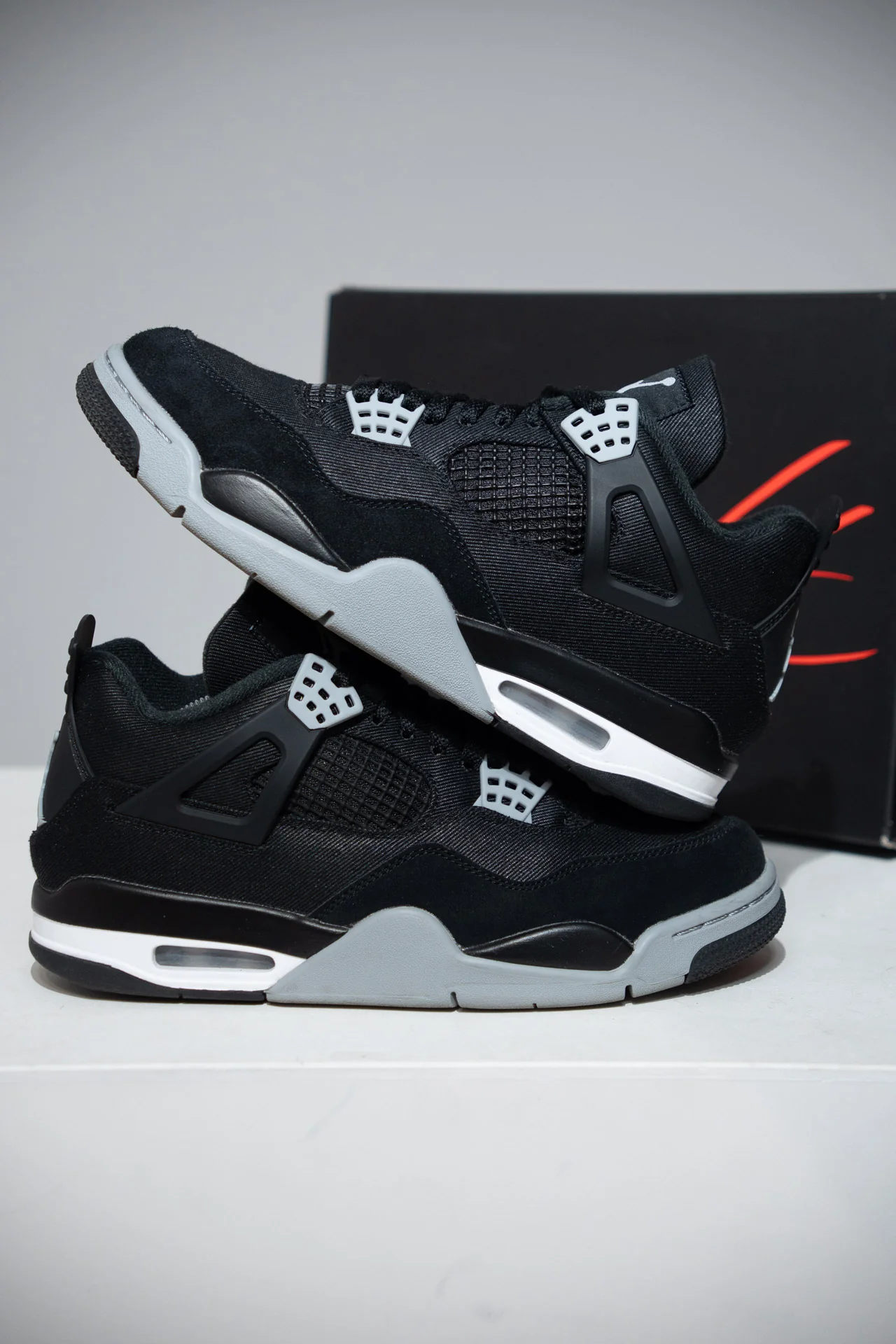 Jordan 4 Black Canvas (Taille 42)