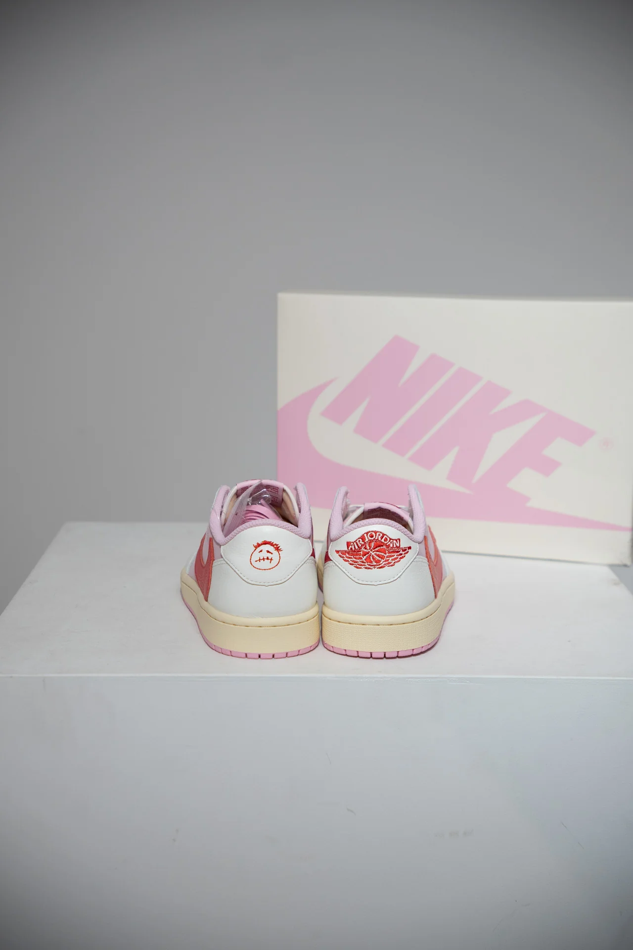 Jordan 1 Low Travis Scott Tropical Pink (Taille 44,5) - Image 6