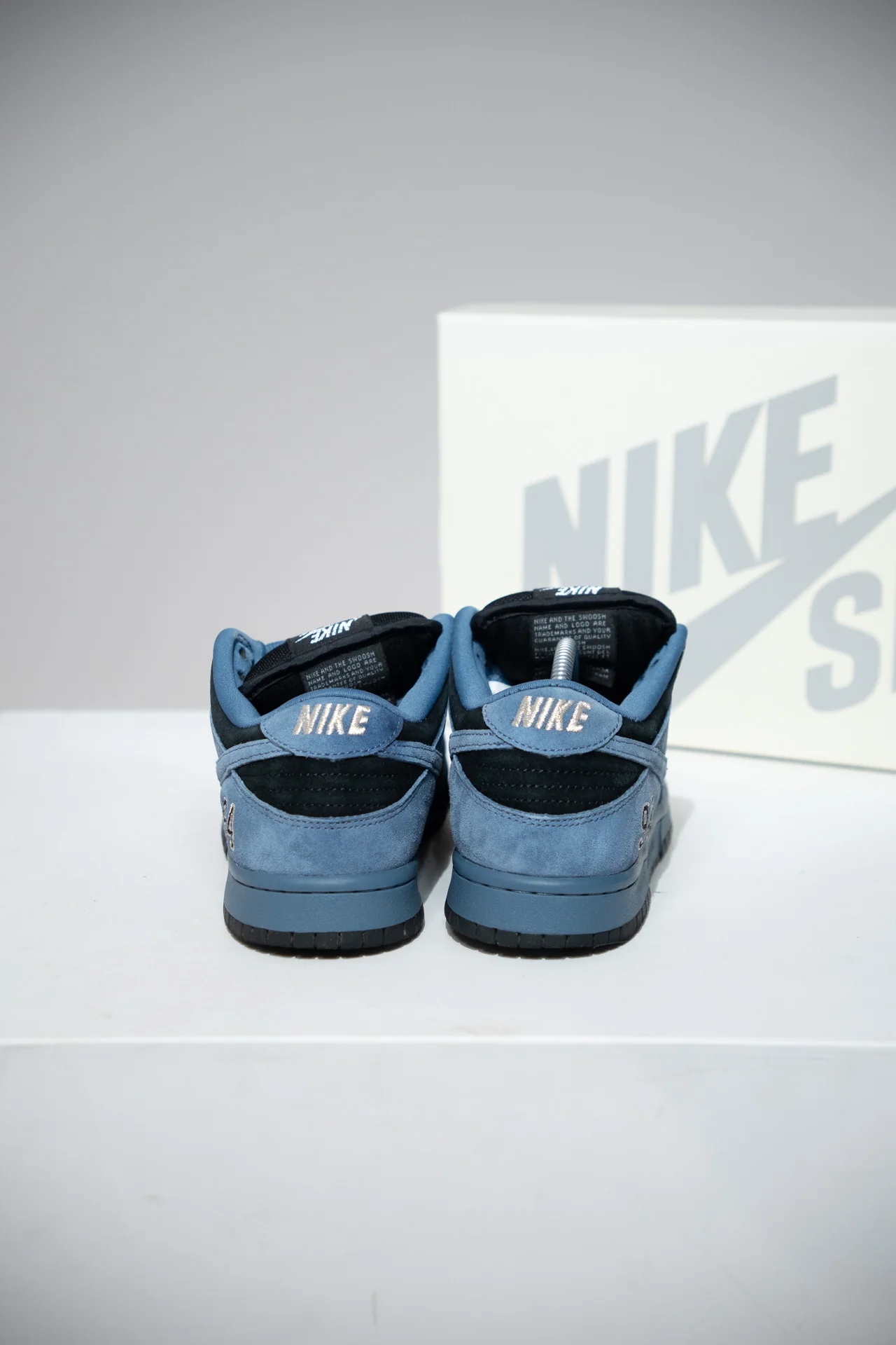 Dunk SB Supreme 94 Ocean Fog (Taille 39) - Image 3