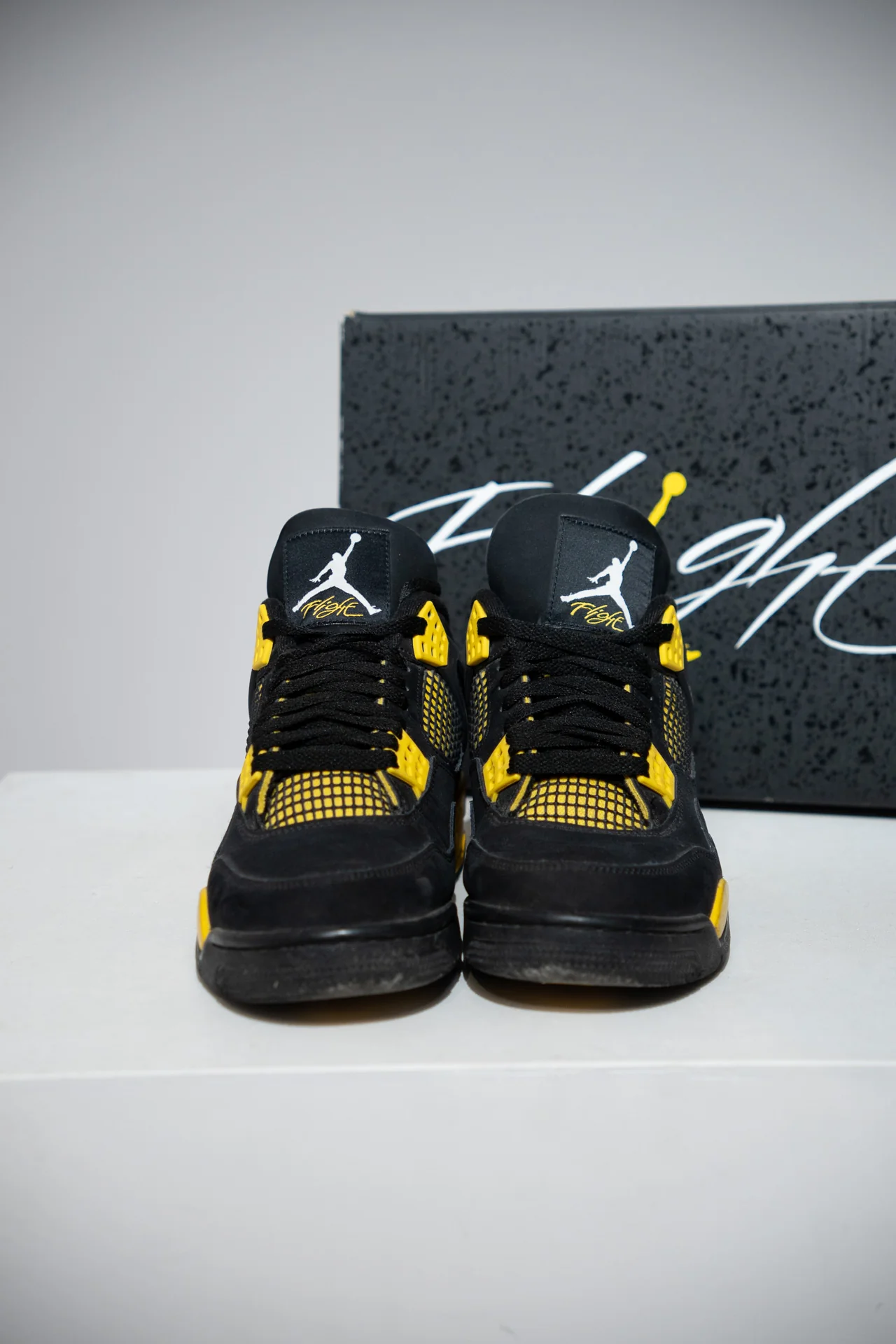 Jordan 4 Yellow Thunder (Taille 42,5) - Image 2