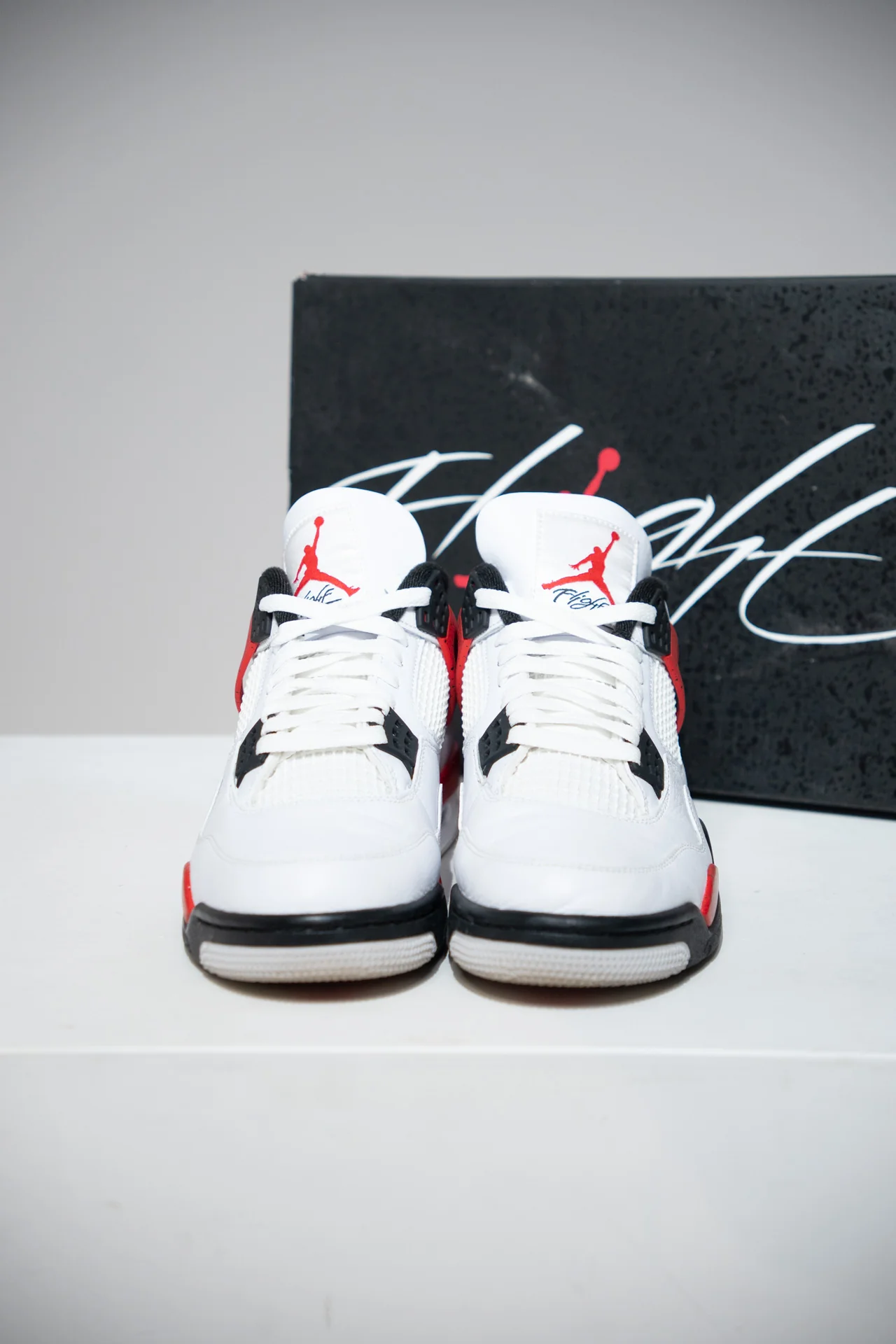 Jordan 4 Red Cement (Taille 42,5) - Image 2