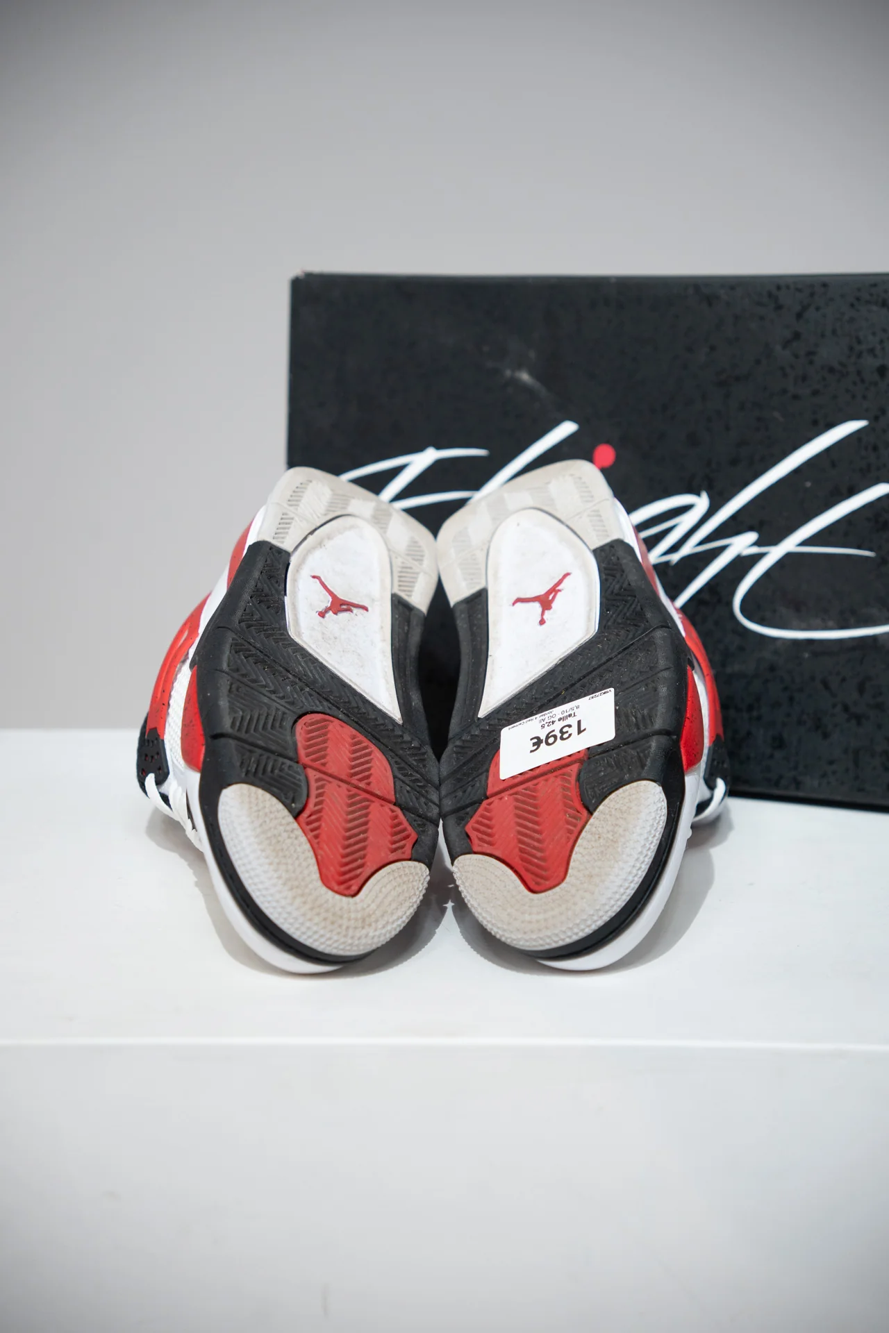 Jordan 4 Red Cement (Taille 42,5) - Image 3