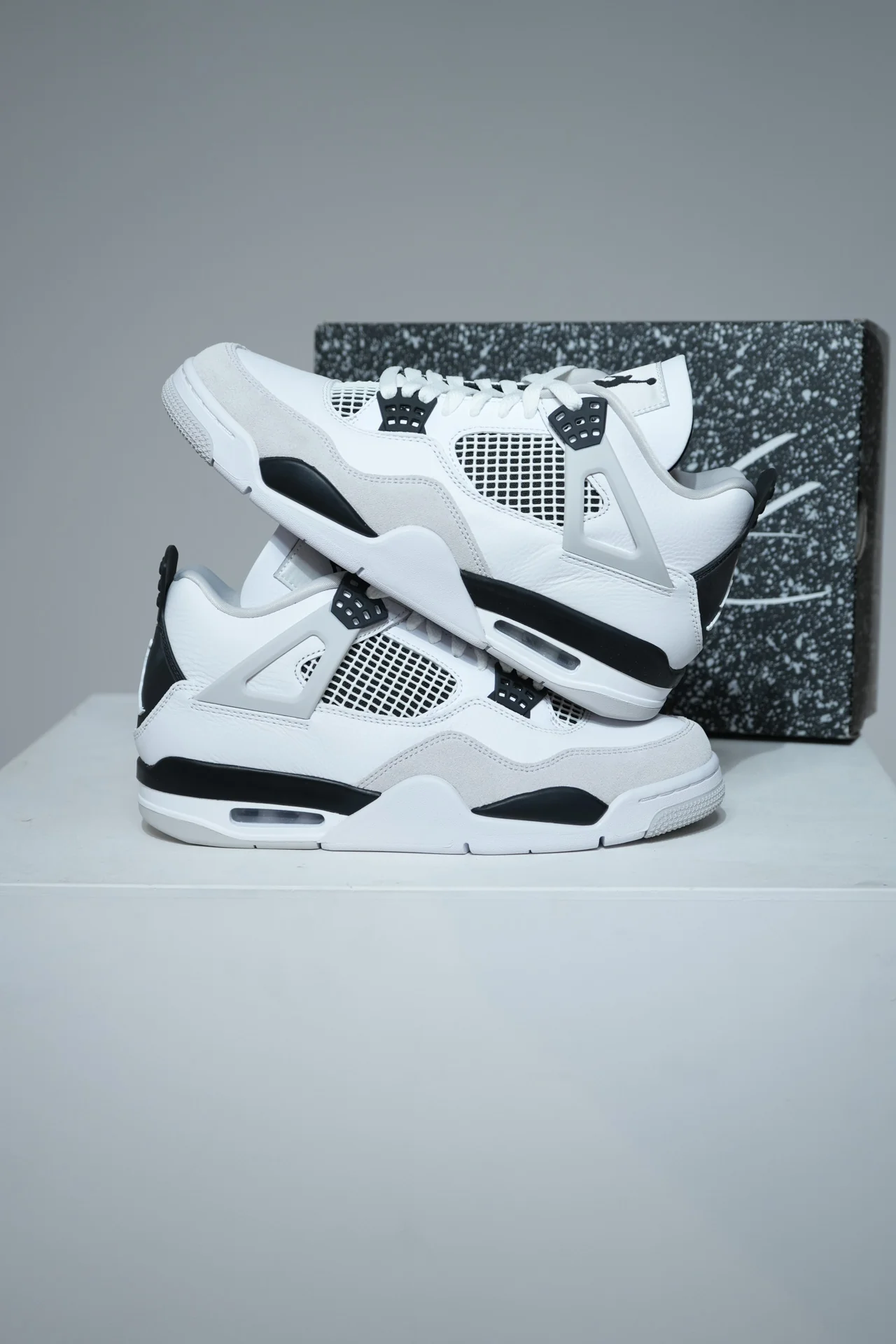 Jordan 4 Military Black (Taille 46)
