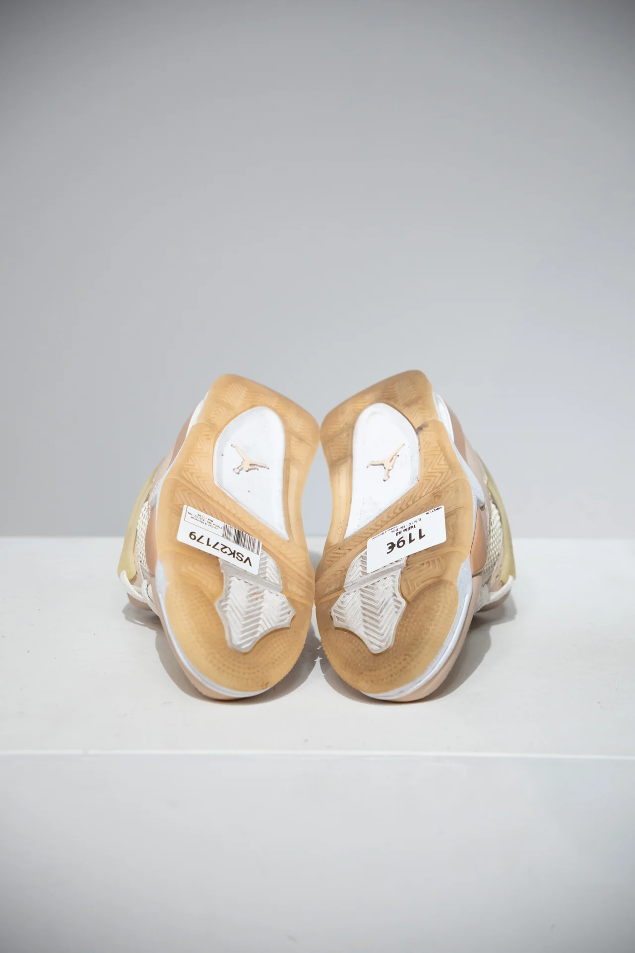 Jordan 4 Shimmer (Taille 38) - Image 4