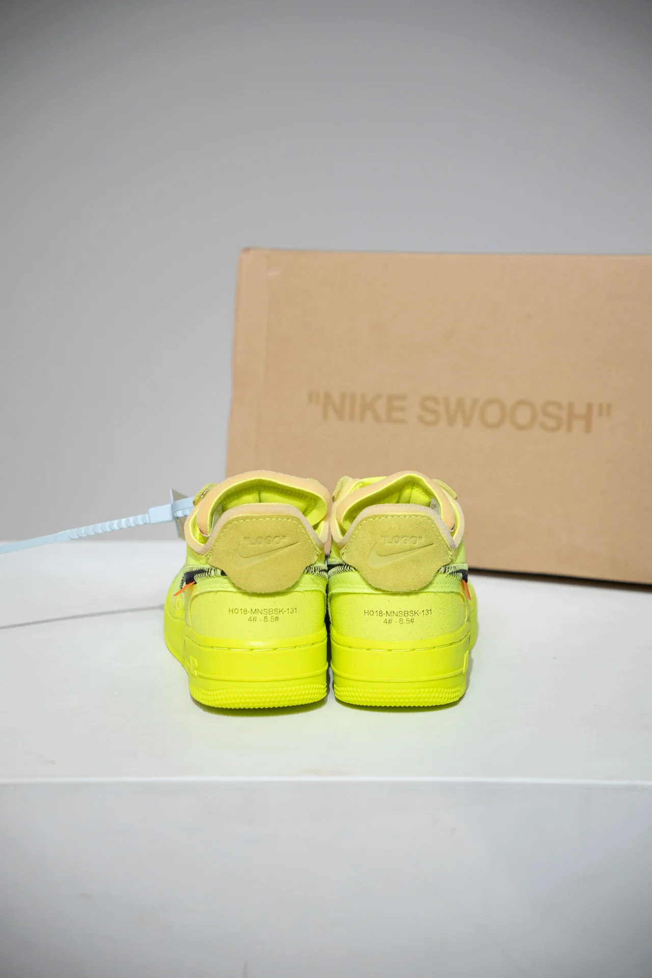 Air Force 1 Off White Volt (Taille 36,5) - Image 3