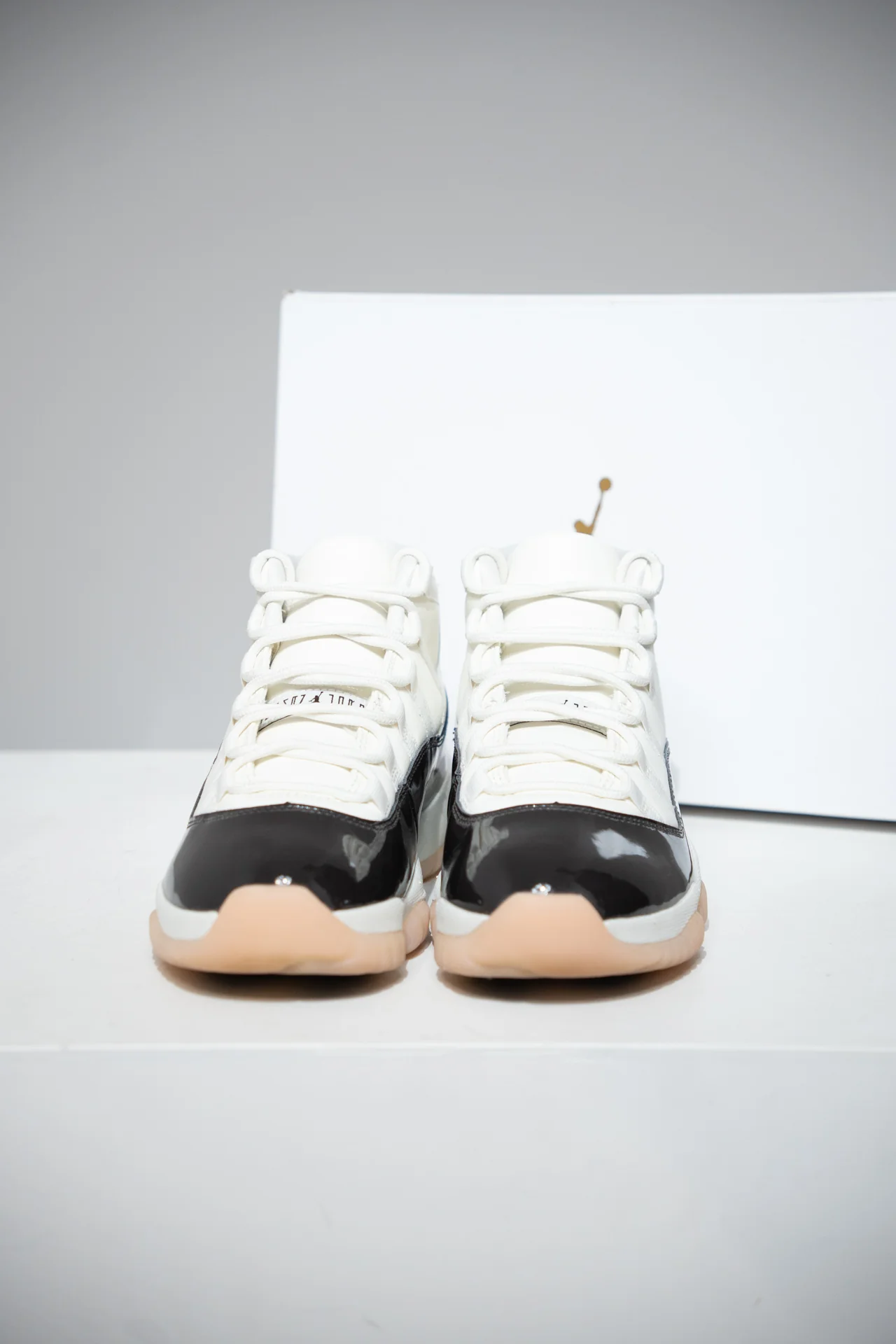 Jordan 11 Napolitan (Taille 38,5) - Image 3
