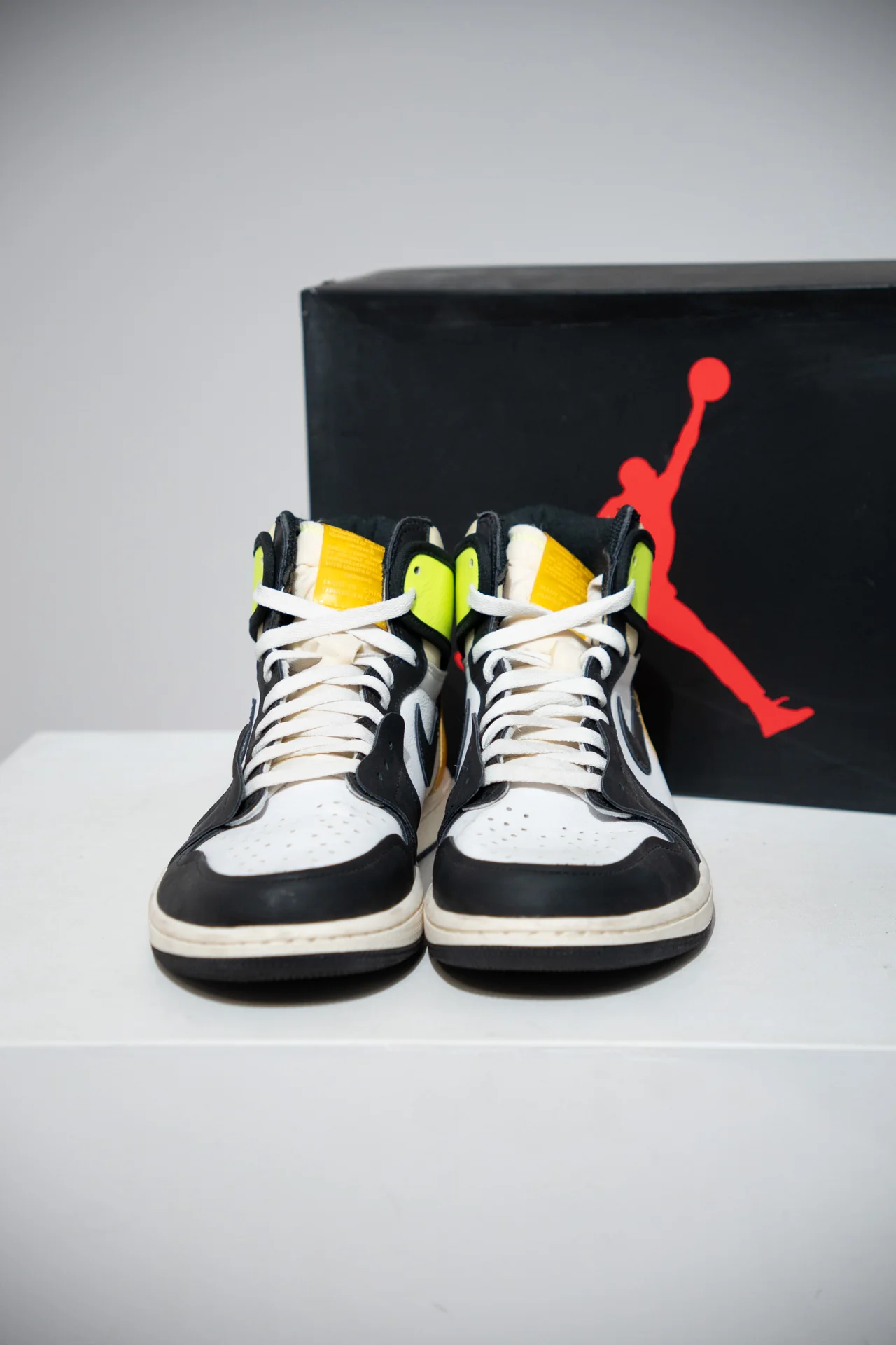 Jordan 1 High Volt (Taille 44) - Image 2
